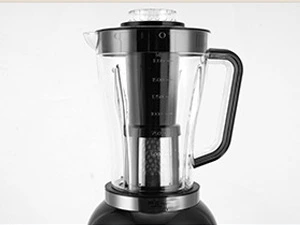 61oz big capacity with filterThis Ice crusher blender built-in filter, Juice is filtered without residue.The juice cup's capacity is 2 L (60 oz) .